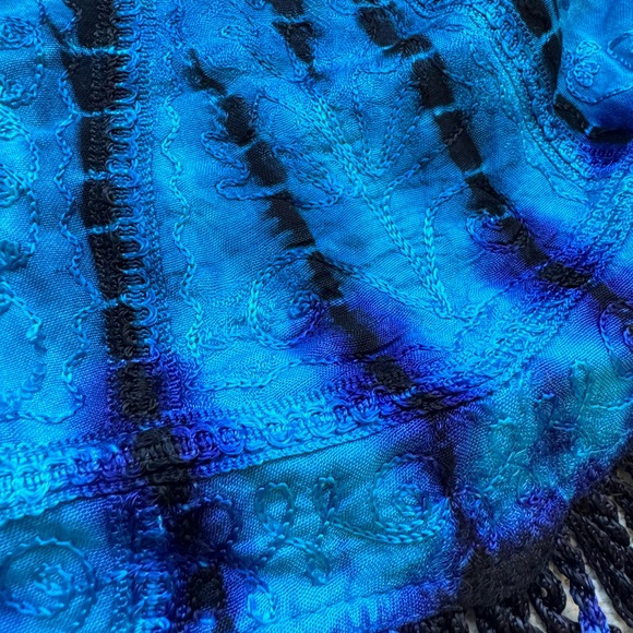 Blue and black fringe halter tie dye top - Picture 5 of 5